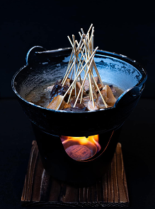 豚肉の串煮込み